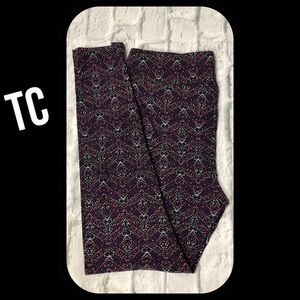 Brand NEW LuLaRoe Tall&Curvy Buttery Soft Leggings